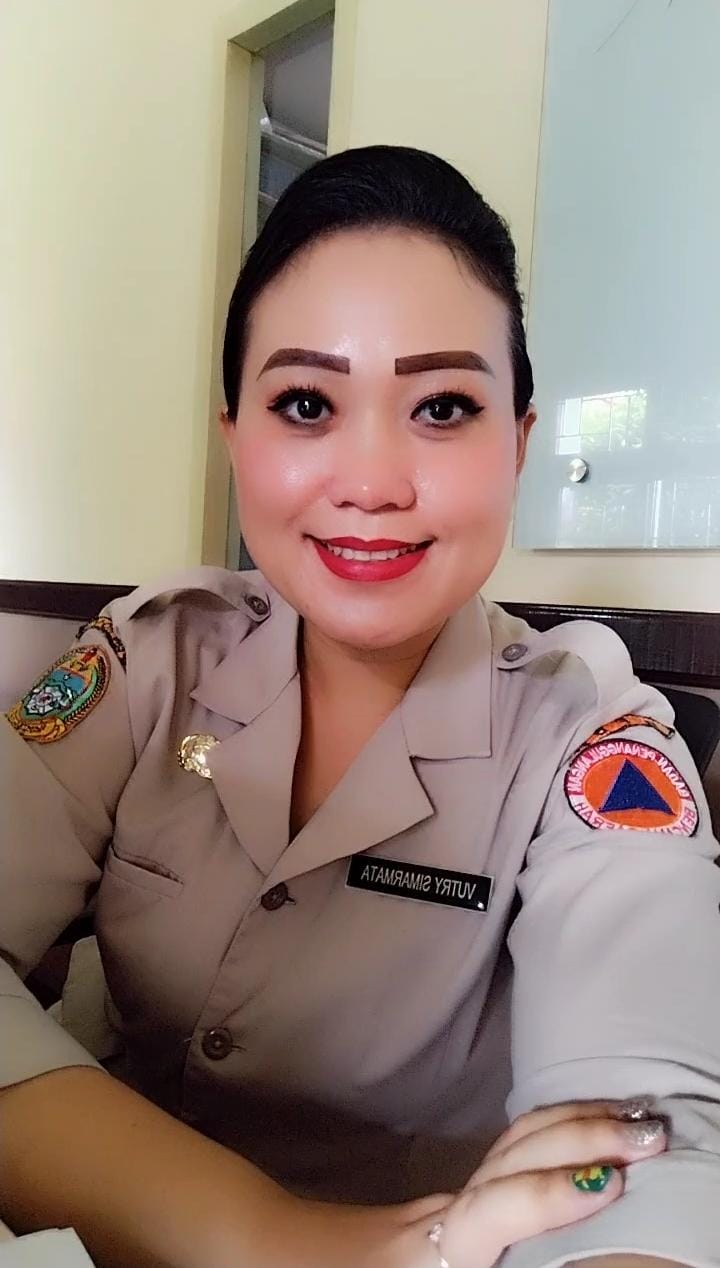 Vutry Maria S, SKM, M.Kes